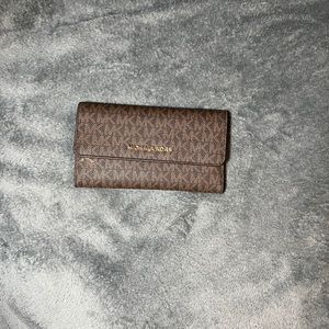 Michael kors wallet